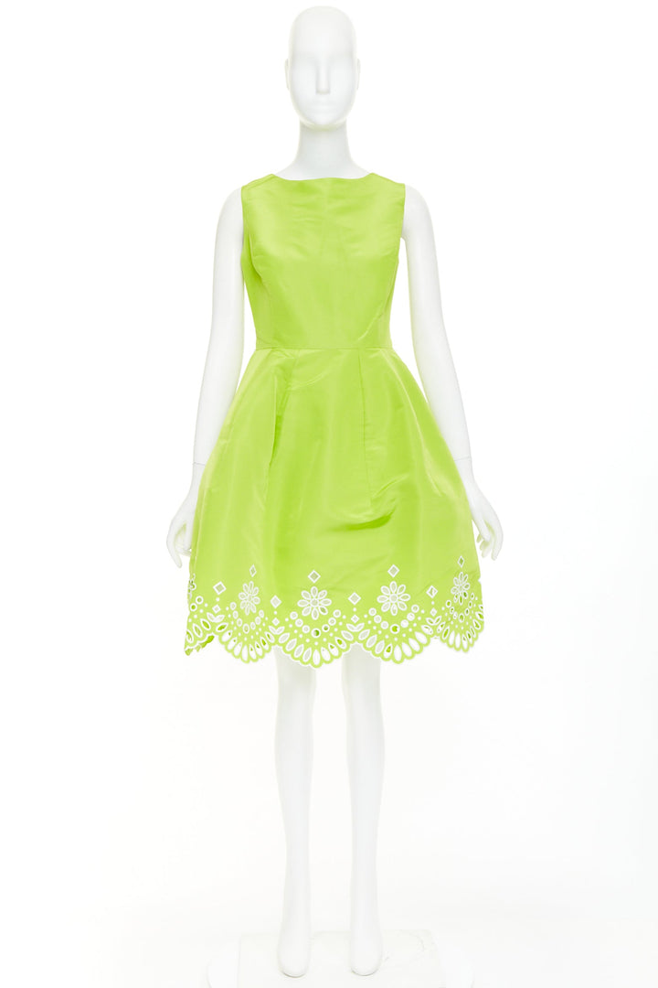 OSCAR DE LA RENTA S15 light green silk organza scalloped eyelet dress US6 M