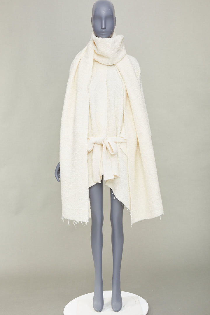 ATTERSEE 2022 The Boucle Poncho ivory textured detachable scarf outerwear OS