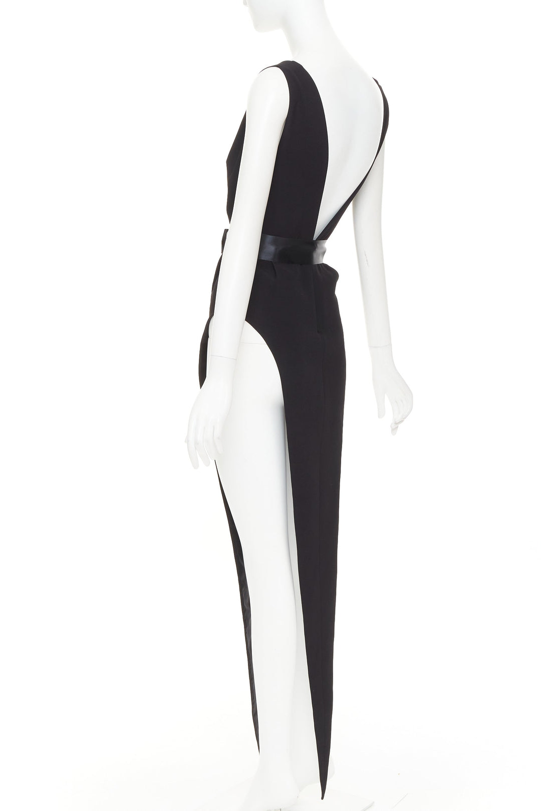 ALEXANDRE VAUTHIER COUTURE 2021 Runway black plunge brooch belt slit bodysuit