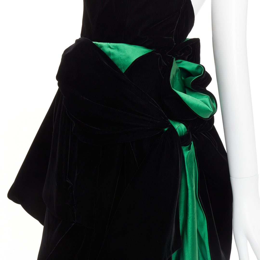 ALEXANDRE VAUTHIER COUTURE AW2020 Runway black velvet green velvet duchess  gown
