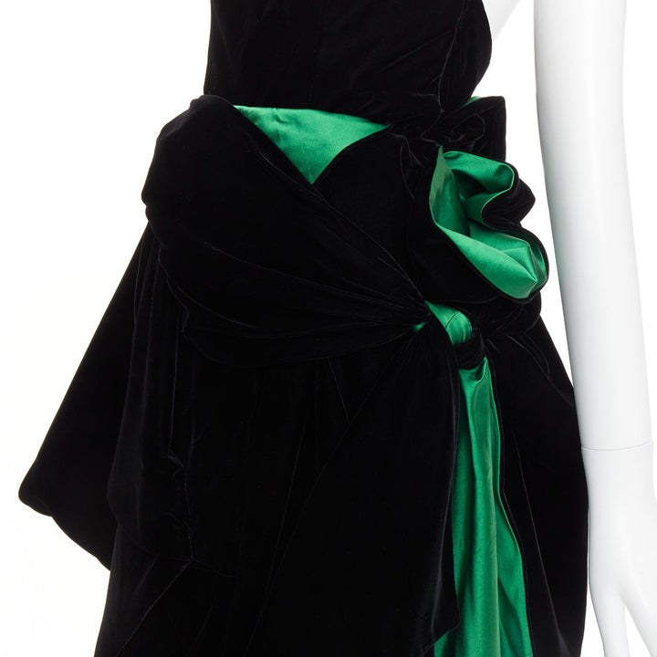 ALEXANDRE VAUTHIER COUTURE AW2020 Runway black velvet green velvet duchess  gown