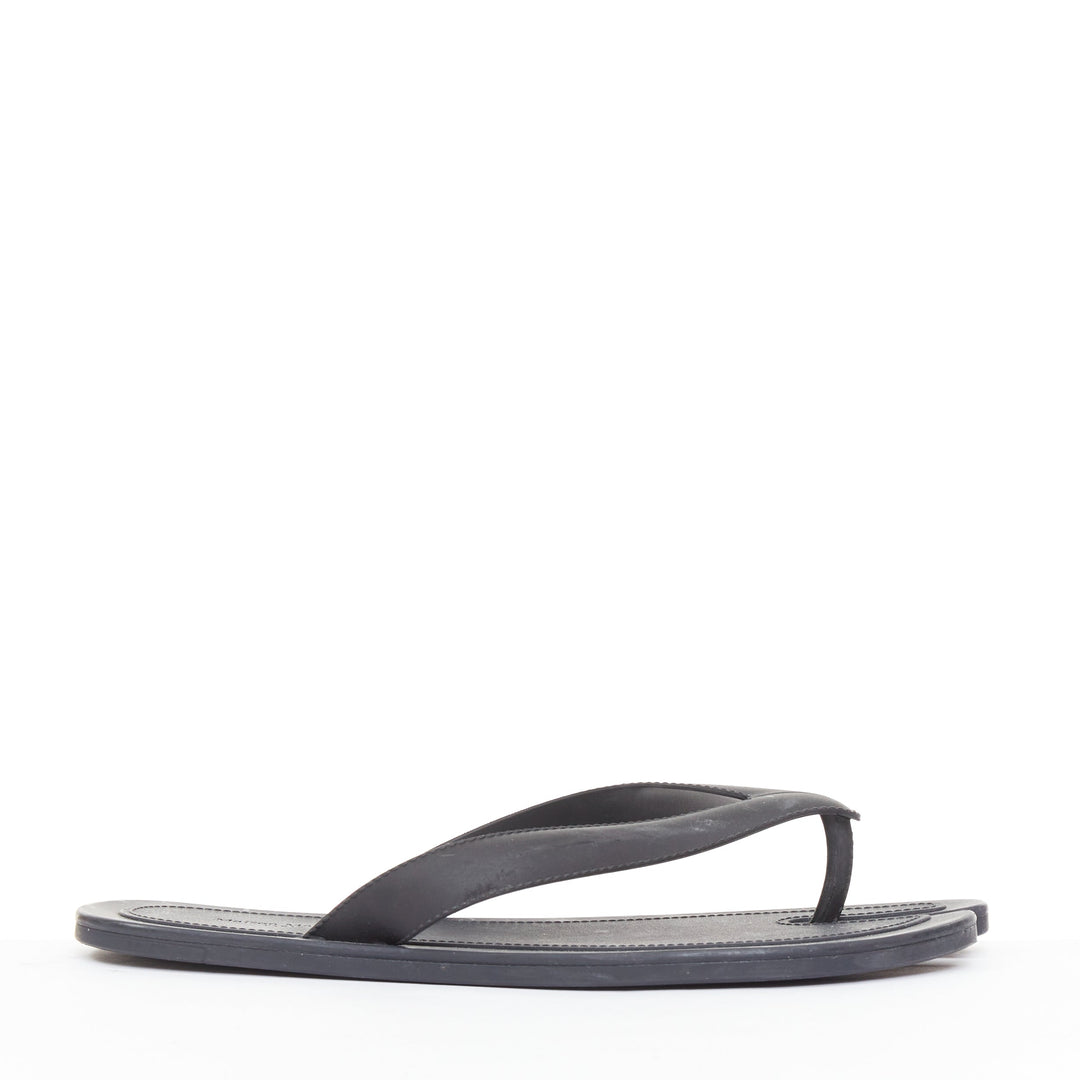MAISON MARGIELA  2022 Tabi black split toe flip flops thong sandals trompe EU36