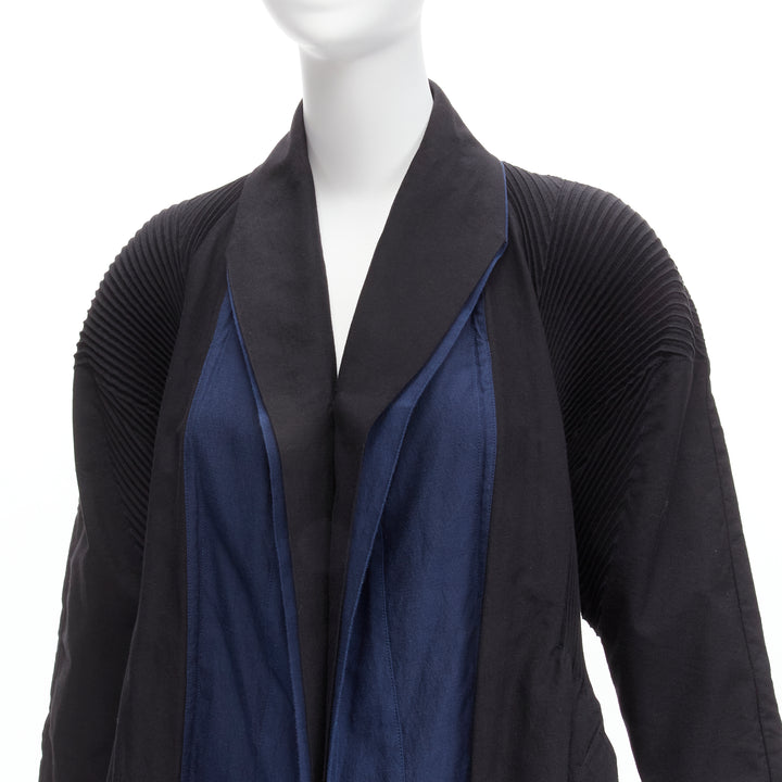 ISSEY MIYAKE black blue cotton blend pleated shoulder 3D cut coat JP2 M