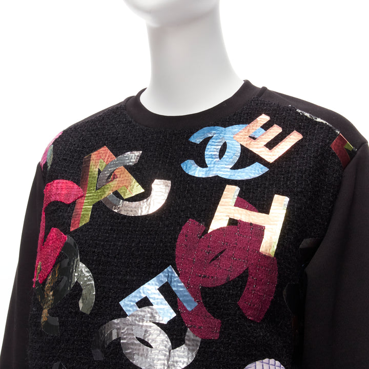 CHANEL 2022 Runway metallic CC logo graphic black tweed crew sweater FR34 XS