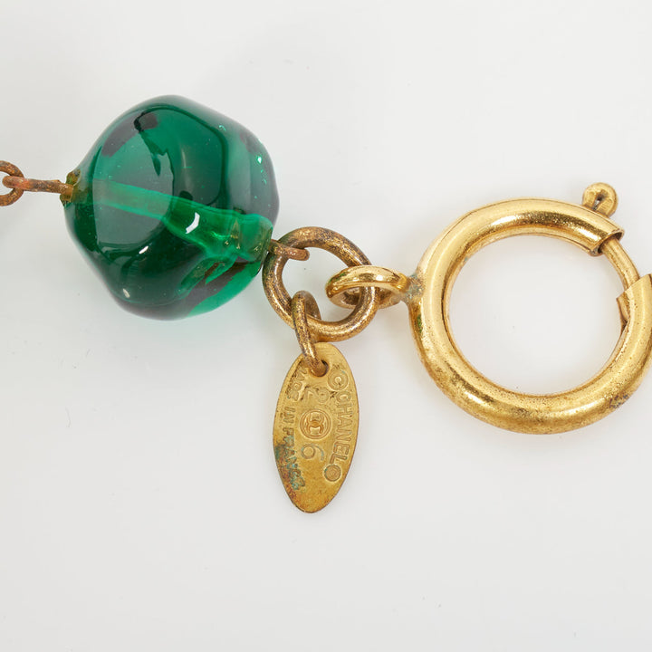 CHANEL 1991 Collection 26 Vintage green gripoix glass cabochon pendan necklace
