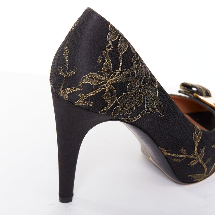 SALVATORE FERRAGAMO Teodora black gold lace Vera bow peep toe pumps Size.8