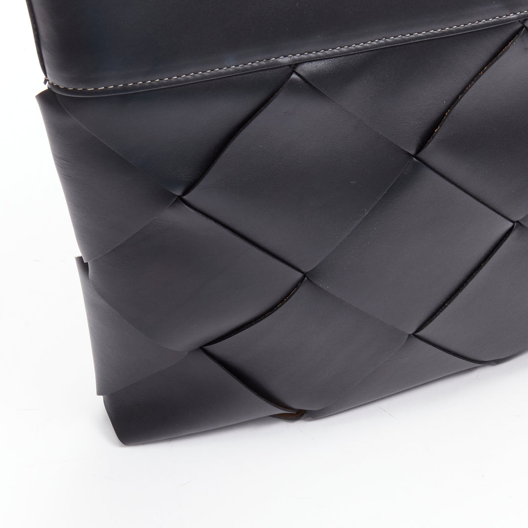 BOTTEGA VENETA Slip black intrecciato maxi weave topstitch tote bag