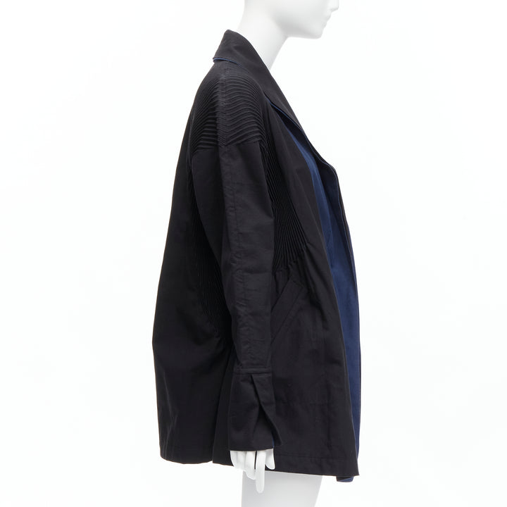 ISSEY MIYAKE black blue cotton blend pleated shoulder 3D cut coat JP2 M
