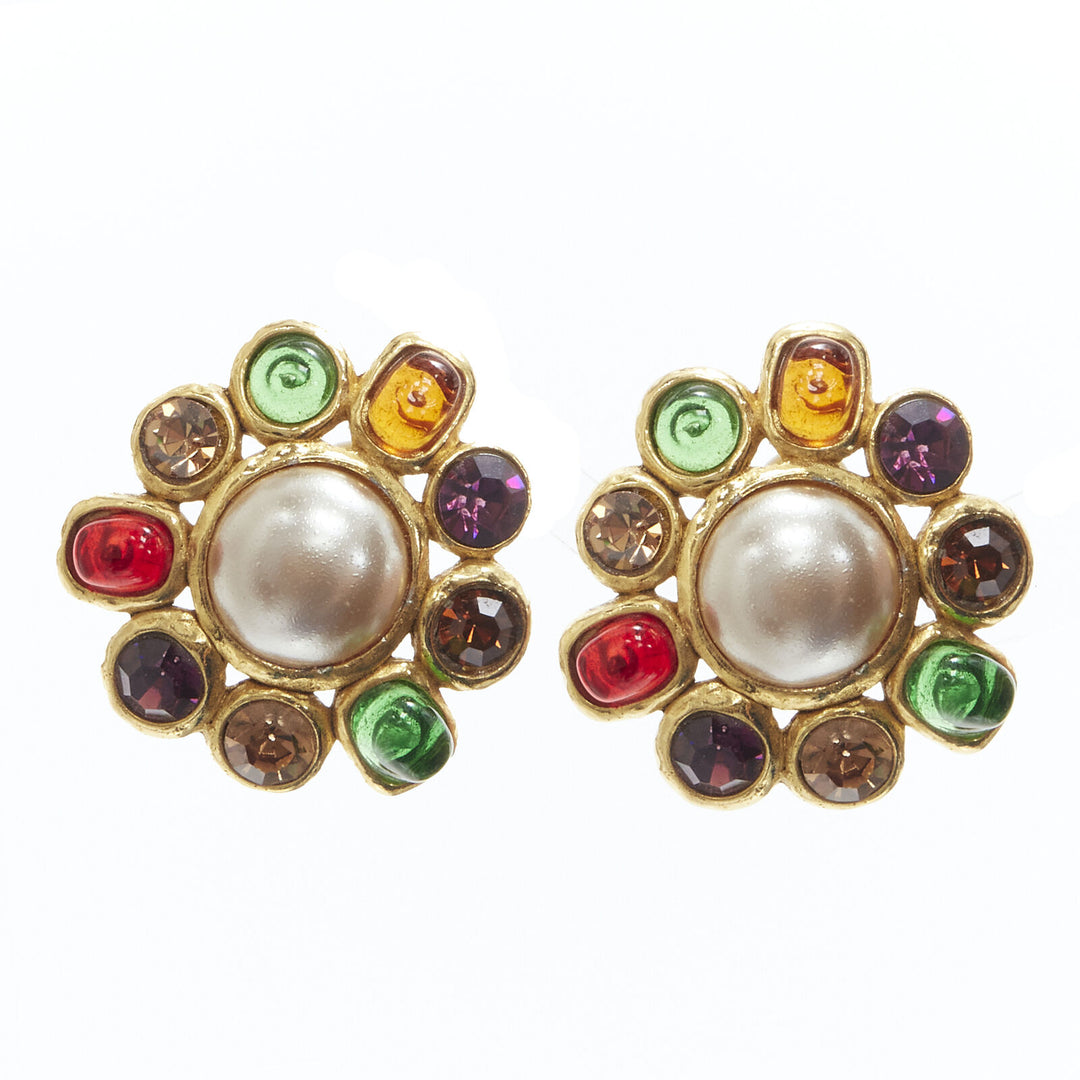 CHANEL Vintage 1990's Collection 26 gold gripoix faux pearl clip on earrings